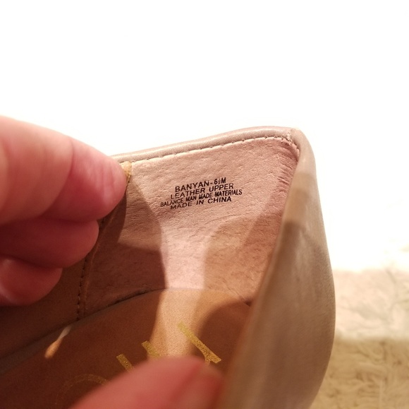 5/$20 Nicole Leather Pumps, Banyan, 6 1/2 M - Picture 7 of 8